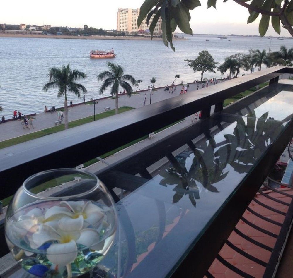 Hotel New Season Riverside